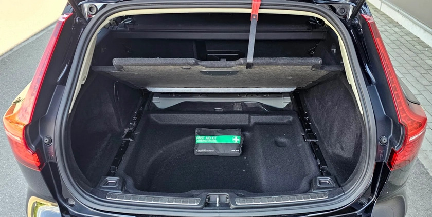 Volvo V60 cena 89900 przebieg: 115000, rok produkcji 2019 z Oława małe 667